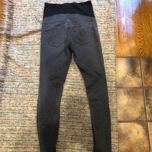 MATERNITY GRAY JEANS